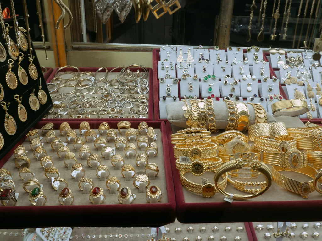 مشغولات ذهبية